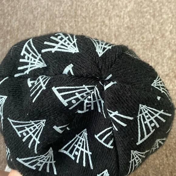 Rock and Roll hall of fame and museum beanie - Picture 6 of 9